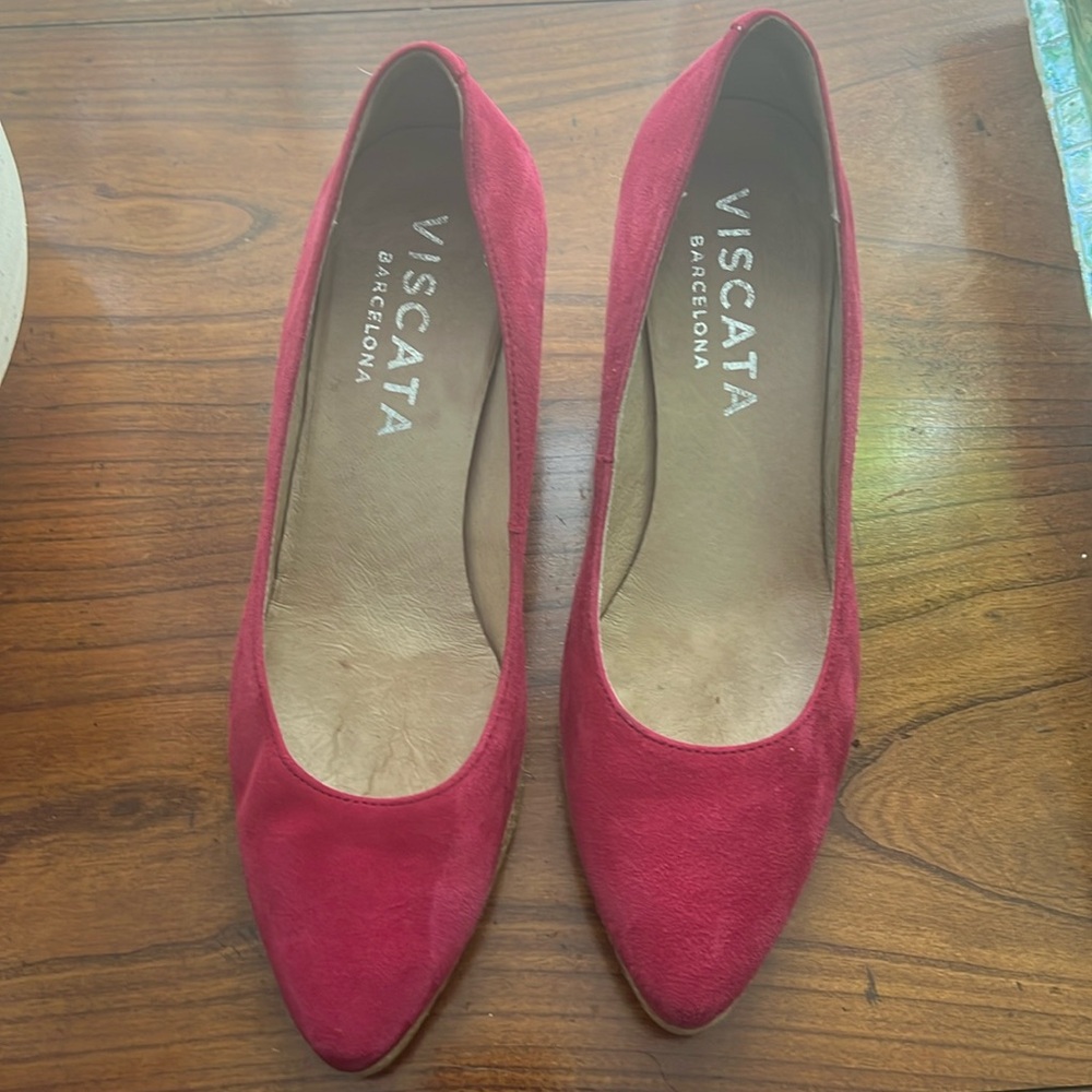 Viscata (Barcelona) suede u cut fuchsia espradrille wedge shoes- Good condition.